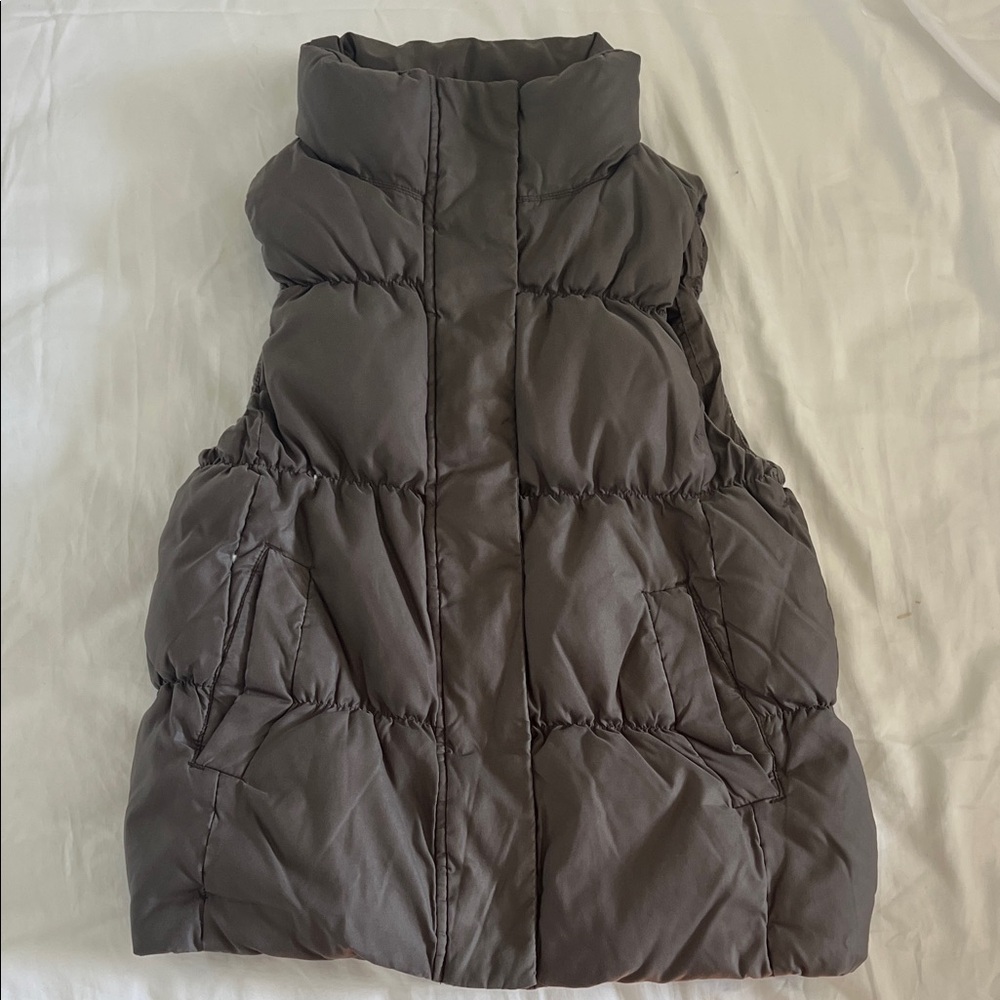 GAP Women's Puffer Vest - Dark Gray